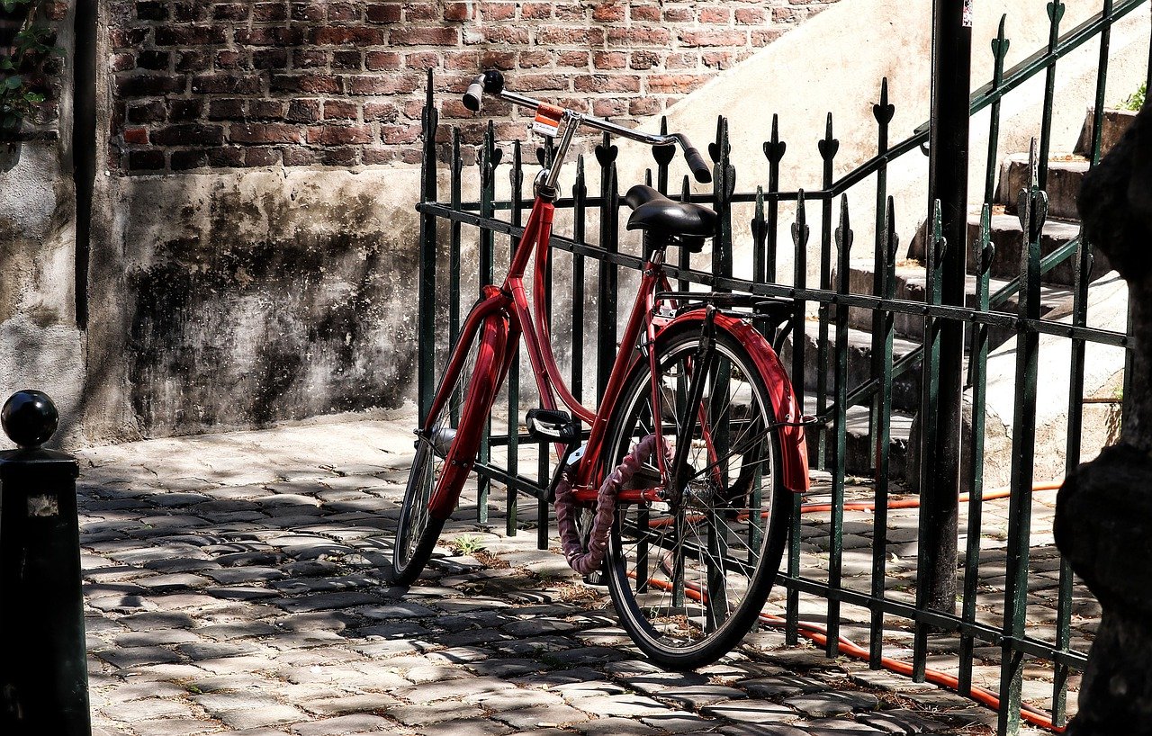 Zabezpiecz rower – wybierz solidny stojak